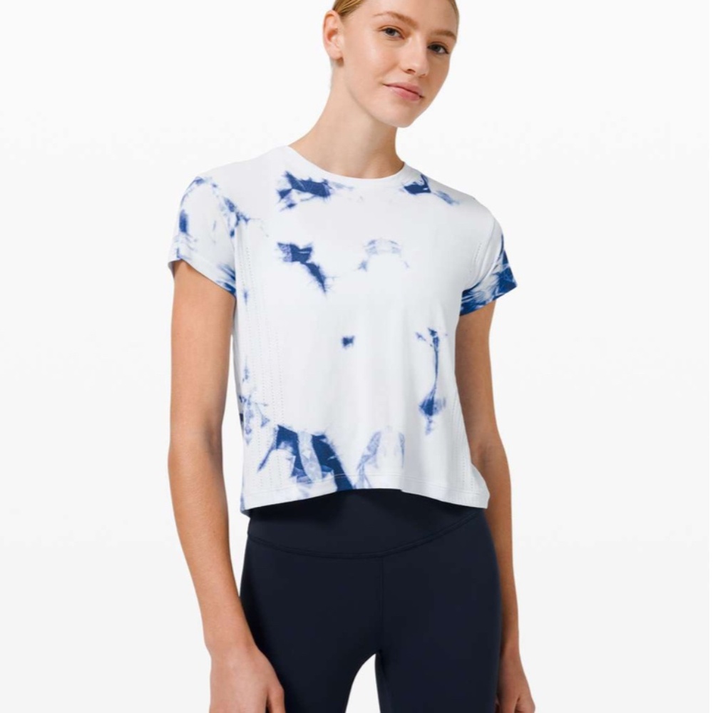 Lululemon Train to Be Short Sleeve *Shibori Regatta Blue / Regatta Blue